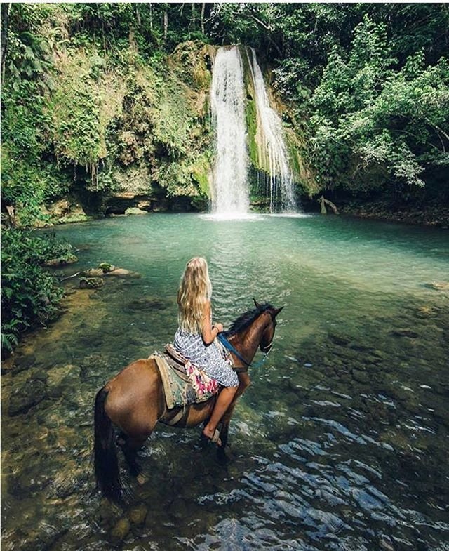Private El Limón Waterfalls  (Horse riding and Swimming)